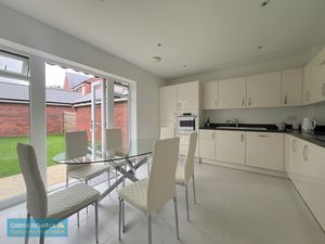 Kitchen/Diner- click for photo gallery